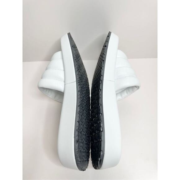 P448 Slides Size US 7 New With Box Womens White‎ Color Summer Sandals - Picture 10 of 12